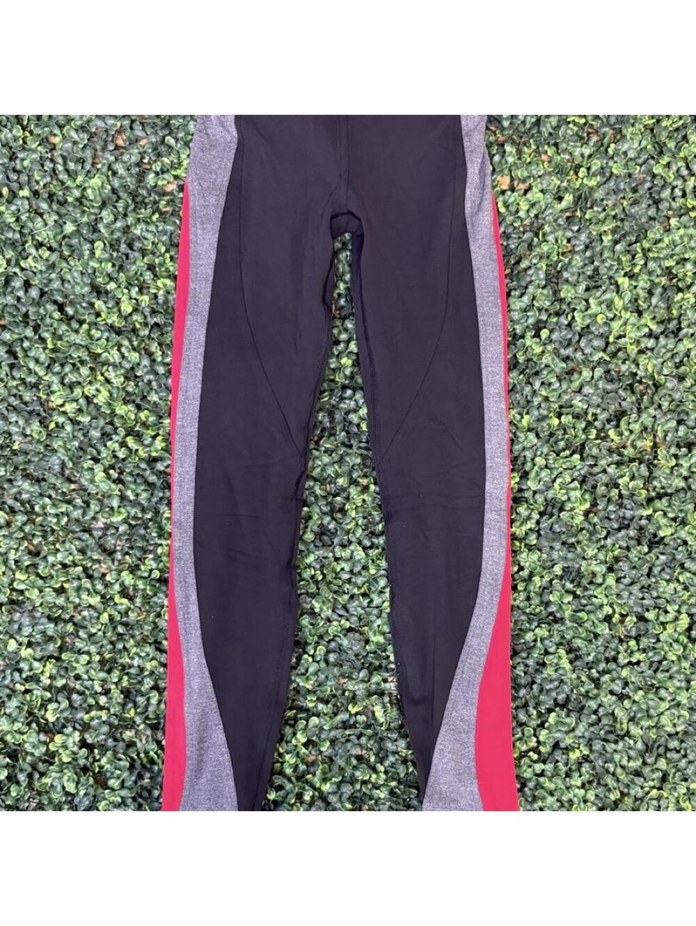 Lululemon women’s full-length performance leggings Women’s size 2